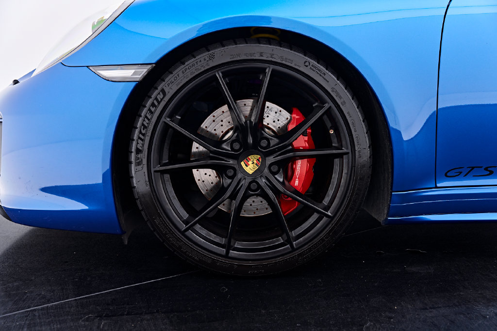 Used 2017 Porsche 911 Carrera GTS RWD image 3