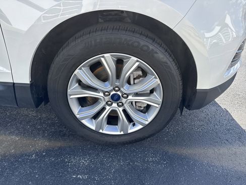 Certified 2022 Ford Edge Titanium image 6