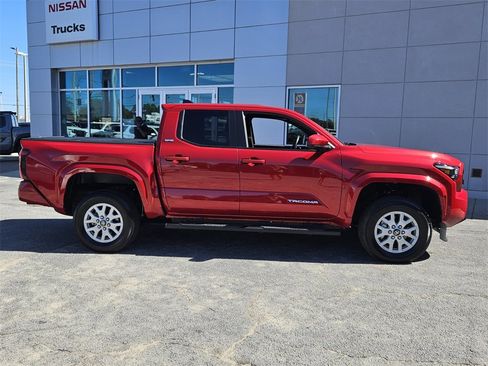 Used 2025 Toyota Tacoma SR5 image 10