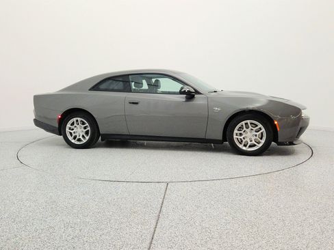 Used 2025 Dodge Charger Daytona R/T w/ Sun & Sound Package AWD/4WD image 4