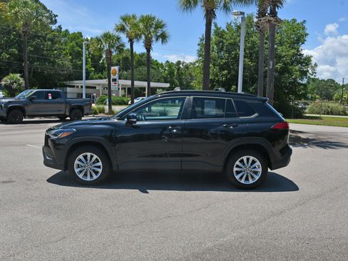 Used 2023 Toyota Corolla Cross LE w/ Moonroof Package AWD/4WD image 5