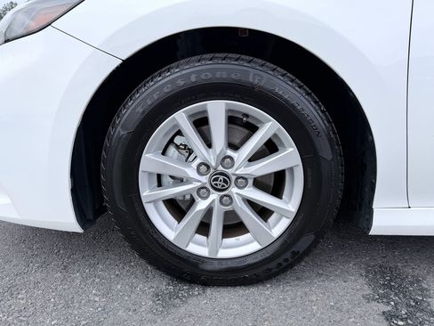 Used 2025 Toyota Camry LE image 32