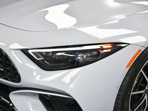 Used 2022 Mercedes-Benz SL 63 AMG 4MATIC w/ Driver Assistance Package image 90