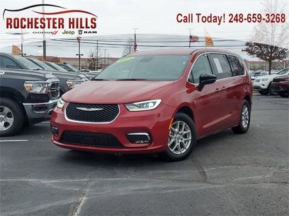 Certified 2024 Chrysler Pacifica Touring-L