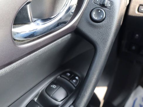 Used 2020 Nissan Rogue SL AWD/4WD image 17