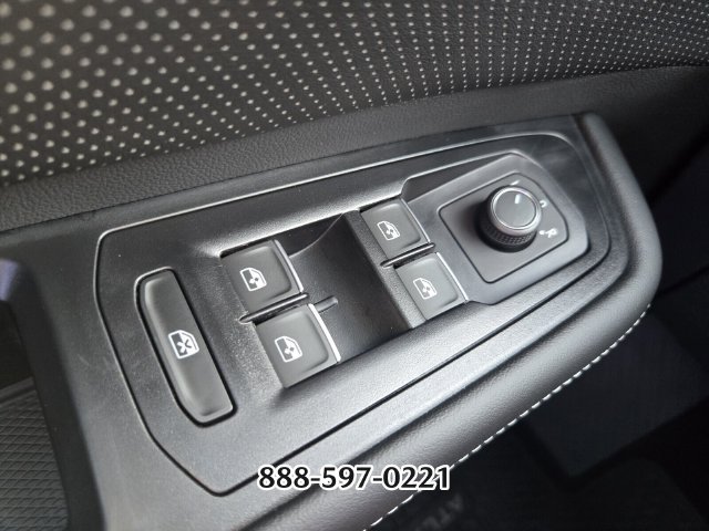Used 2026 Volkswagen Atlas Cross Sport SE FWD image 31