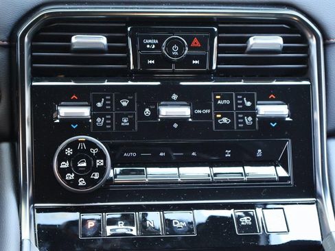 Used 2025 Nissan Armada PRO-4X w/ Pro-4X Premium Package image 18