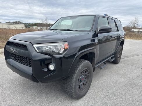 Used 2019 Toyota 4Runner SR5 image 1