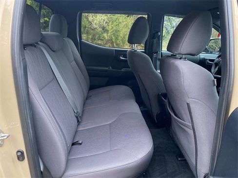 Used 2018 Toyota Tacoma TRD Sport image 36