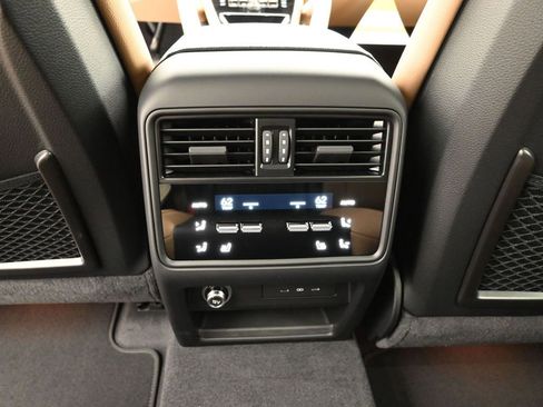 Used 2025 Porsche Cayenne E-Hybrid AWD/4WD image 19