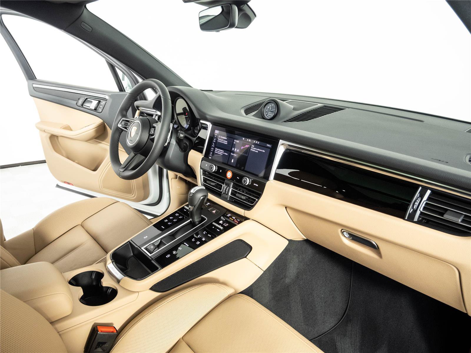 New 2026 Porsche Macan Turbo AWD/4WD image 25