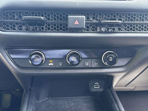 Used 2024 Honda HR-V LX image 27