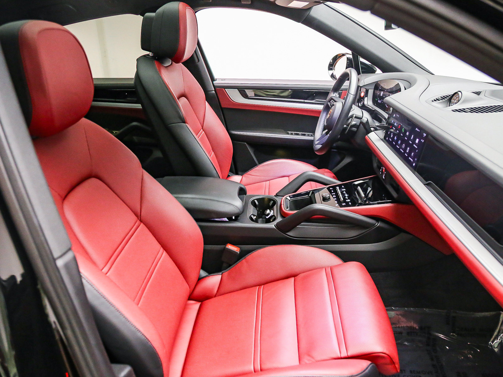 Certified 2024 Porsche Cayenne Coupe AWD/4WD image 20