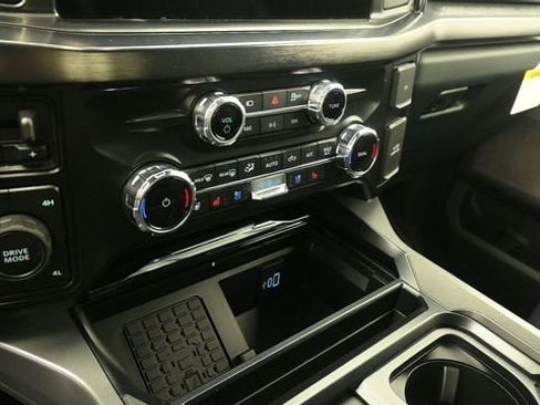 New 2026 Ford F250 Lariat w/ Black Appearance Package AWD/4WD image 18