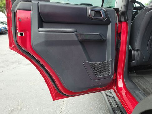 Used 2025 Ford Bronco Badlands AWD/4WD image 9