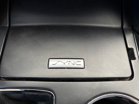 Used 2018 Ford Explorer XLT w/ Equipment Group 202A FWD image 48