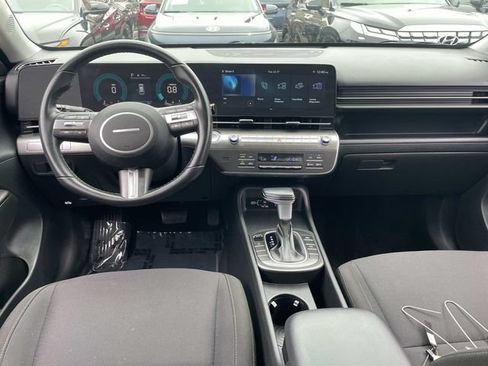 Certified 2025 Hyundai Kona SEL AWD/4WD image 13