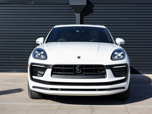 Certified 2022 Porsche Macan S image 10