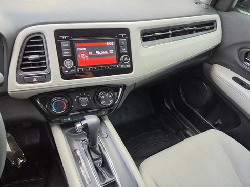 Used 2019 Honda HR-V LX image 18