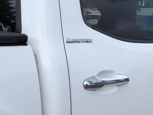 Used 2017 Toyota Tacoma Limited w/ Tow Package AWD/4WD image 12