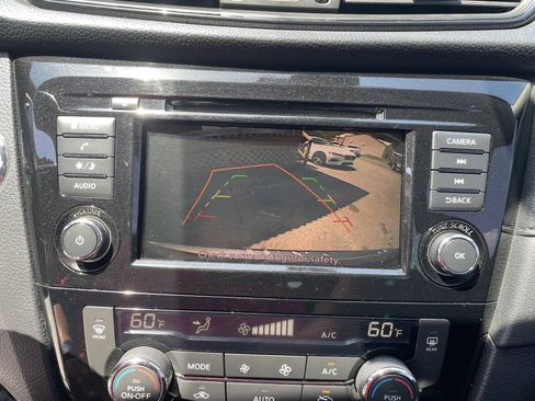 Used 2020 Nissan Rogue SV FWD image 23