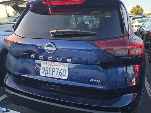 Used 2025 Nissan Rogue SV AWD/4WD image 11
