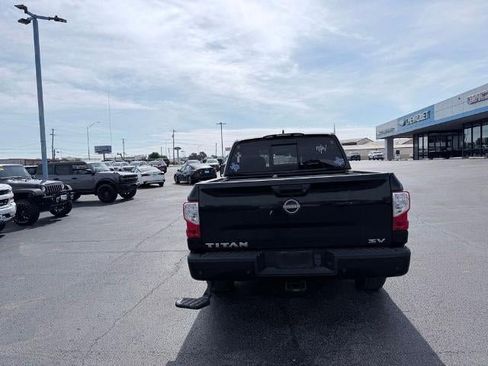Used 2023 Nissan Titan SV w/ SV Convenience Package RWD image 4