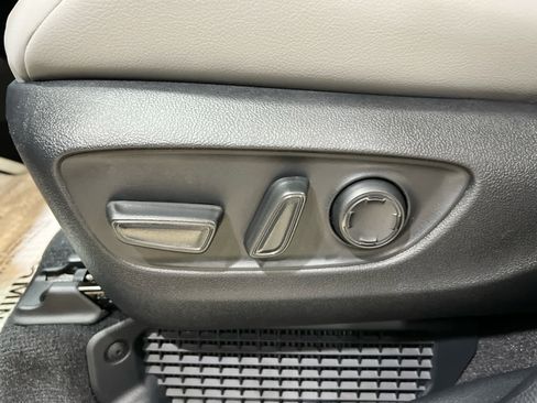 New 2026 Toyota Sienna XLE image 18