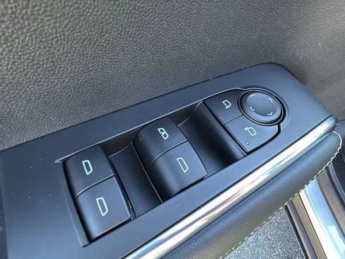 New 2025 GMC Acadia Elevation w/ Elevation Premium Package image 11