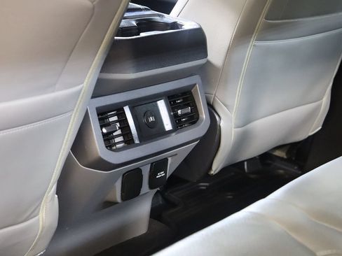 Used 2024 Ford F250 XLT w/ Black Appearance Package AWD/4WD image 76