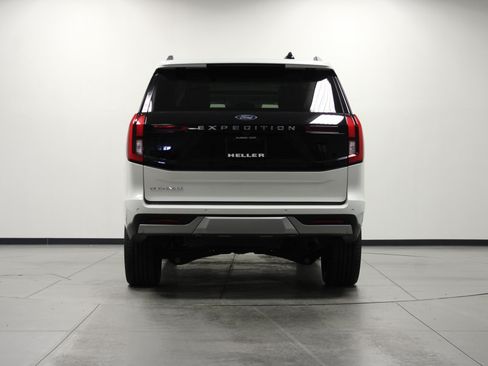 Used 2025 Ford Expedition Platinum w/ Platinum Ultimate Package AWD/4WD image 5