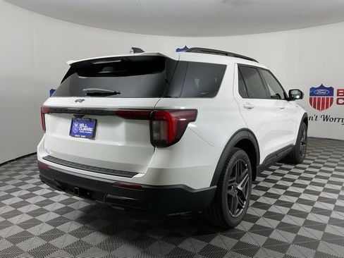 New 2026 Ford Explorer ST-Line w/ ST-Line Street Pack image 3