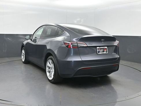 Used 2022 Tesla Model Y Long Range AWD/4WD image 3