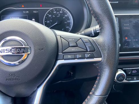 Used 2019 Nissan Kicks SR w/ SR Premium Package FWD image 25