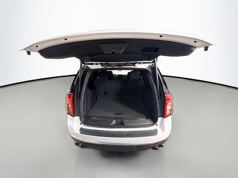 Used 2023 Chevrolet Suburban High Country image 31