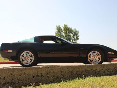 Used 1990 Chevrolet Corvette ZR-1 RWD image 19