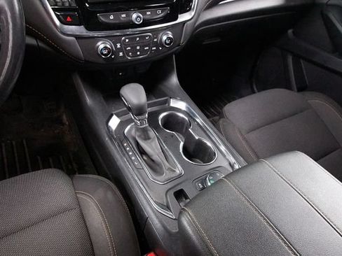 Used 2021 Chevrolet Traverse LT AWD/4WD image 9