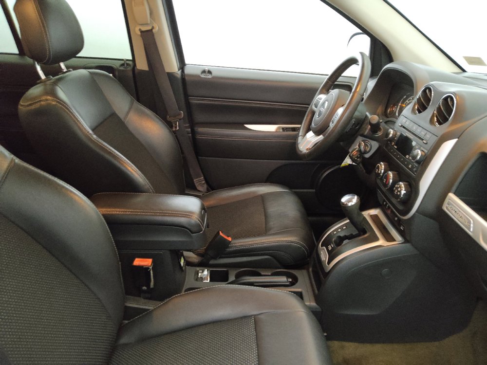 Used 2016 Jeep Compass Latitude AWD/4WD image 21