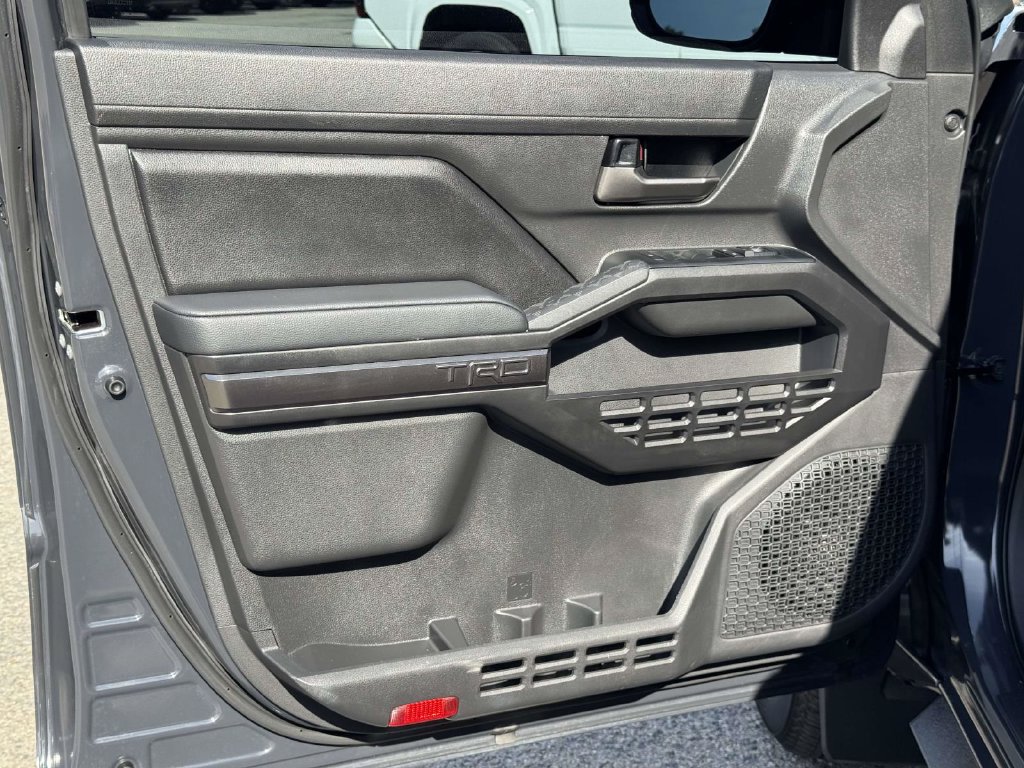 Certified 2025 Toyota Tacoma TRD Sport AWD/4WD image 18