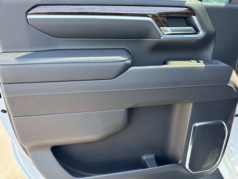 New 2025 GMC Sierra 2500 SLE w/ SLE Value Package; image 23