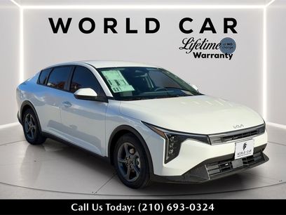 New 2025 Kia K4 LXS