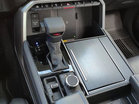 Used 2025 Toyota Tundra Platinum w/ TRD Off-Road Package AWD/4WD image 18