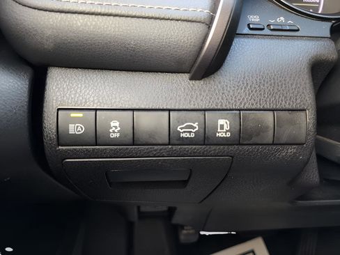 Used 2023 Toyota Camry SE image 19