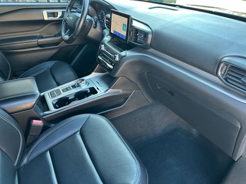 Used 2020 Ford Explorer XLT w/ Equipment Group 202A image 19