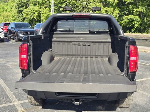 Used 2022 Chevrolet Colorado ZR2 w/ ZR2 Midnight Special Edition AWD/4WD image 12