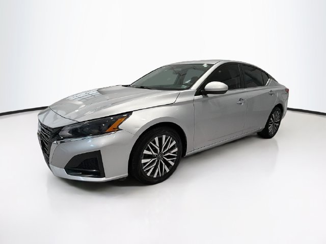 Used 2023 Nissan Altima 2.5 SV FWD image 3