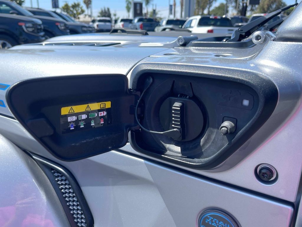 Used 2021 Jeep Wrangler Unlimited Rubicon 4xe w/ Steel Bumper Group AWD/4WD image 13