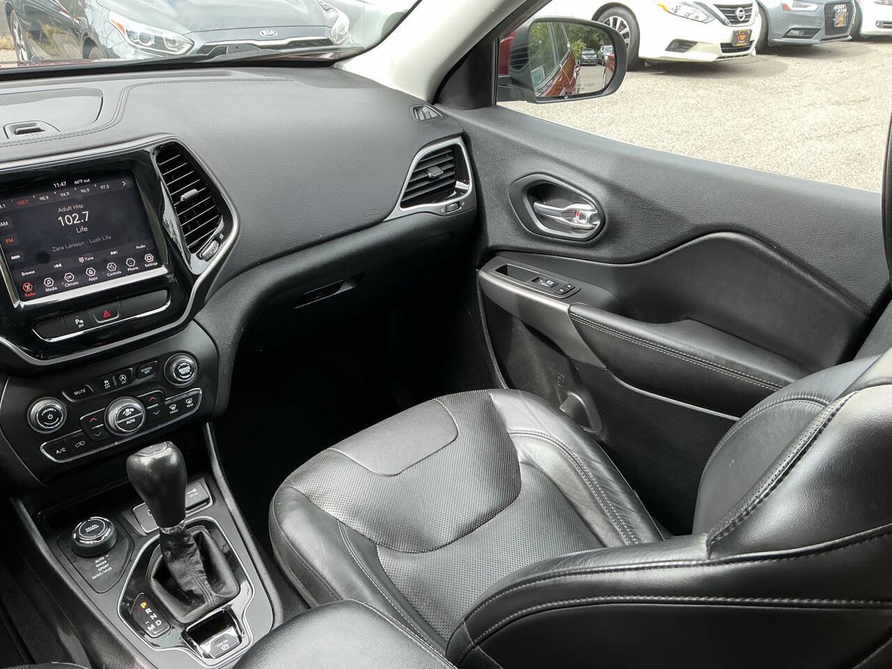 Used 2019 Jeep Cherokee Limited AWD/4WD image 18