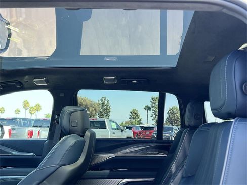 New 2025 Cadillac Escalade IQ Luxury 2 image 27