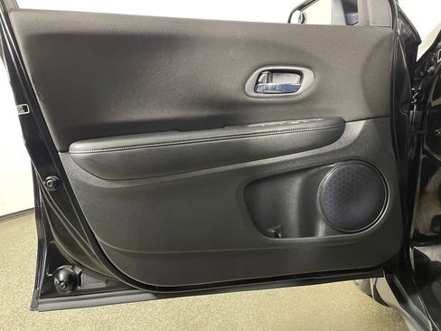 Used 2016 Honda HR-V LX image 17